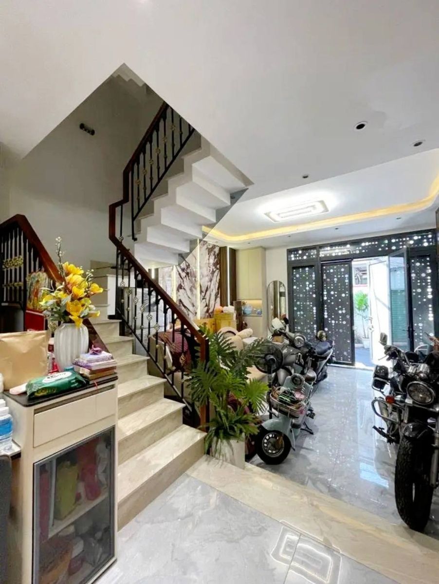 NHÀ NGUYỄN PHÚC CHU, P.15 TÂN BÌNH – 4 TẦNG – XE ĐỂ TRONG NHÀ