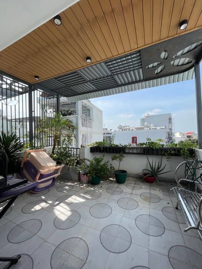 NHÀ NGUYỄN PHÚC CHU, P.15 TÂN BÌNH – 4 TẦNG – XE ĐỂ TRONG NHÀ