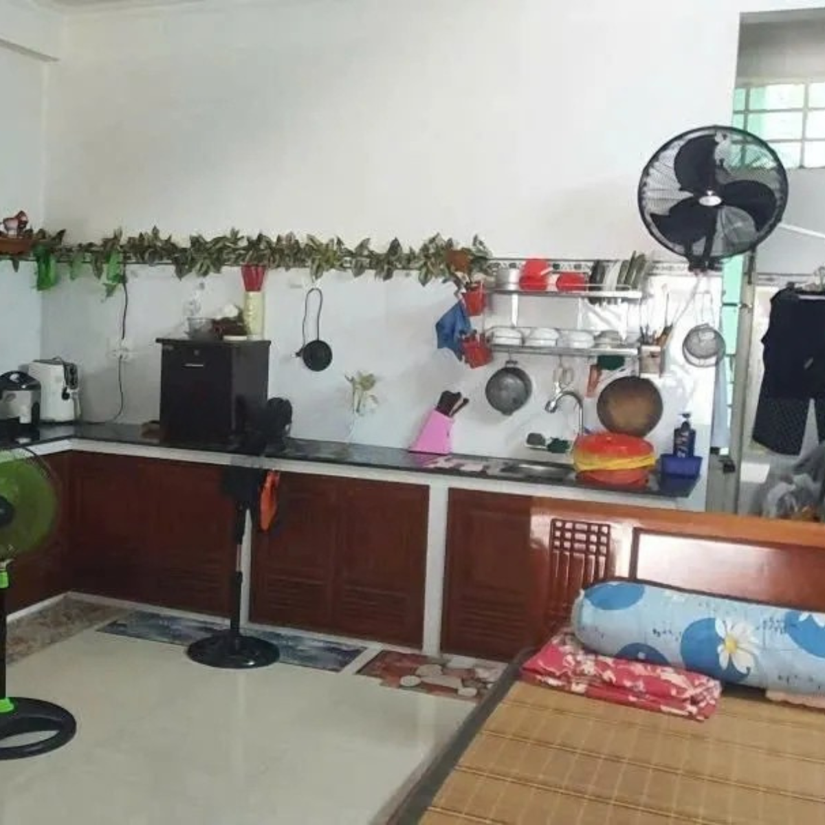 HÀNG SIÊU HIẾM - XE HƠI NGỦ TRONG SÂN NGAY KẾ BÊN TTHC, Quận TÂN PHÚ chỉ 7.99 tỷ