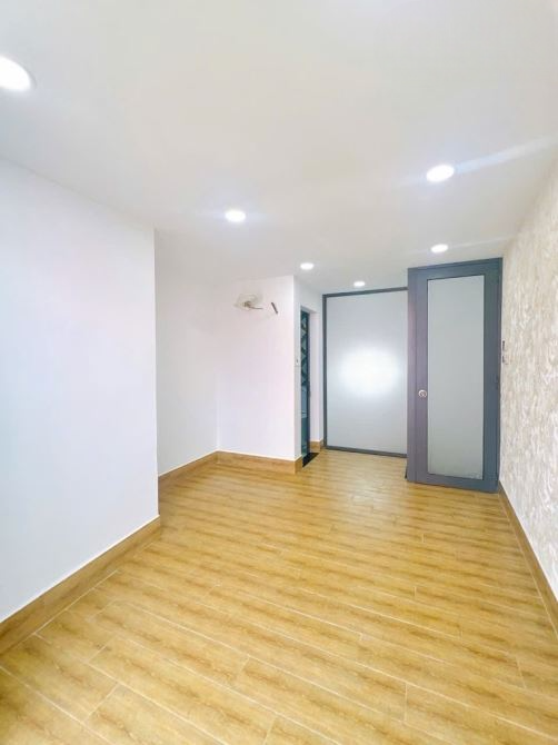 Mặt tiền Nguyễn Cảnh Tuân, Tân Phú, 3 tầng DTSD 31m2 sổ nở hậu hoàn công đủ, nhỉnh 3 tỷ