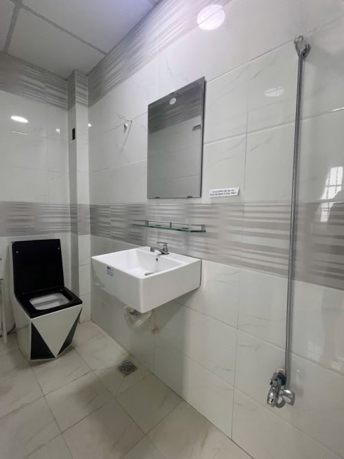 BÁN NHÀ LÔ GÓC – 2 MẶT TIỀN – NGAY TÂN KỲ TÂN QUÝ, OTO ĐẬU CỬA