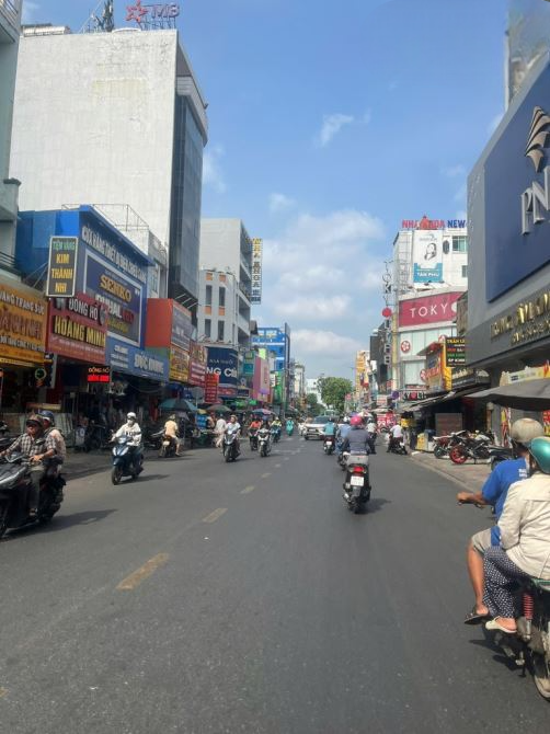 BÁN NHÀ LÔ GÓC – 2 MẶT TIỀN – NGAY TÂN KỲ TÂN QUÝ, OTO ĐẬU CỬA