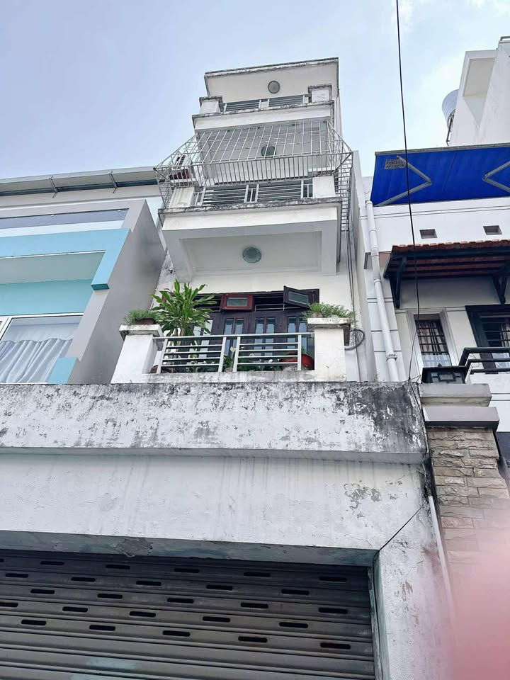 Tọa độ Vàng Thủ Đức: Nhà 4.5 Tầng, 2 Mặt Tiền (ngang 3.5m). Bán gấp, giá 10 Tỷ chốt nhanh!