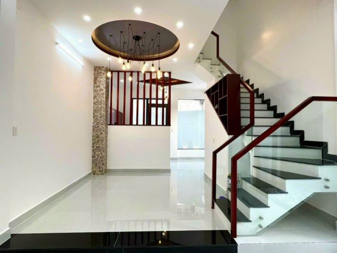 Bán nhà 2 lầu mới, hẻm xe hơi, Bình Thọ, Thủ Đức - Giá 8.2 tỷ
