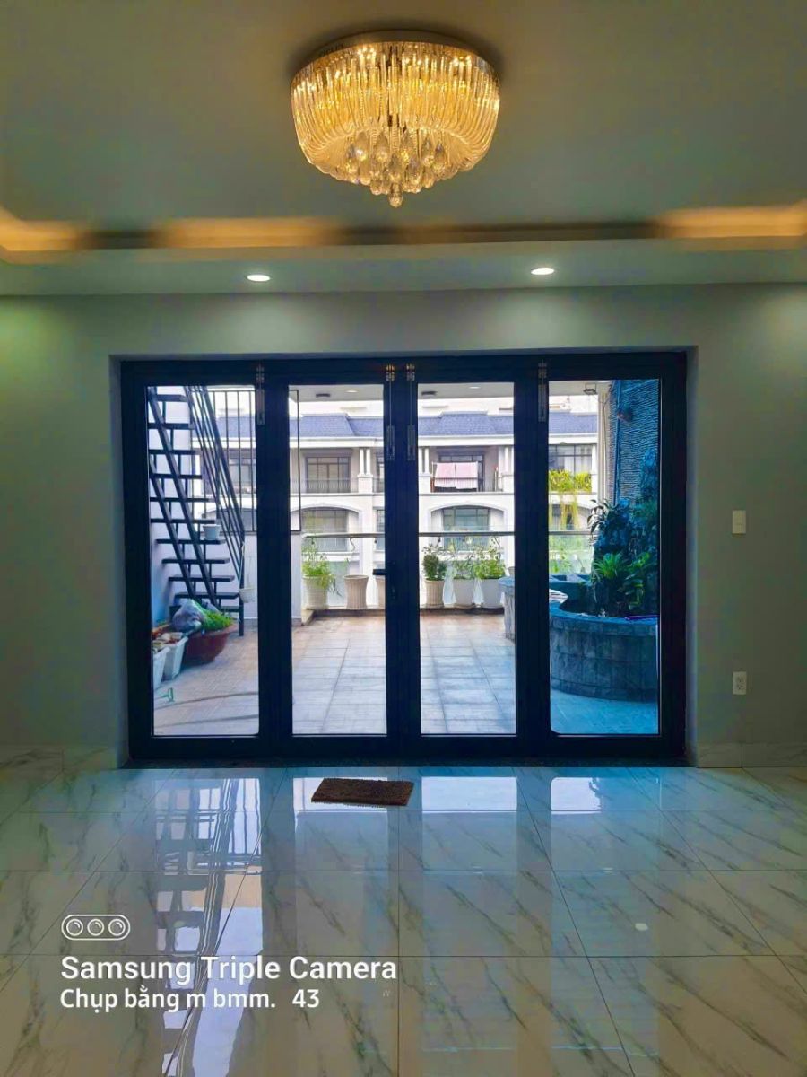 Bán nhà mặt tiền Nguyễn Thị Nhung – KĐT Vạn Phúc City, giá tốt 28,5 tỷ (có thương lượng)