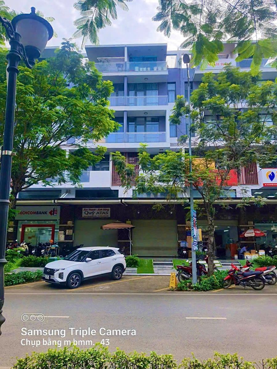 Bán nhà mặt tiền Nguyễn Thị Nhung – KĐT Vạn Phúc City, giá tốt 28,5 tỷ (có thương lượng)