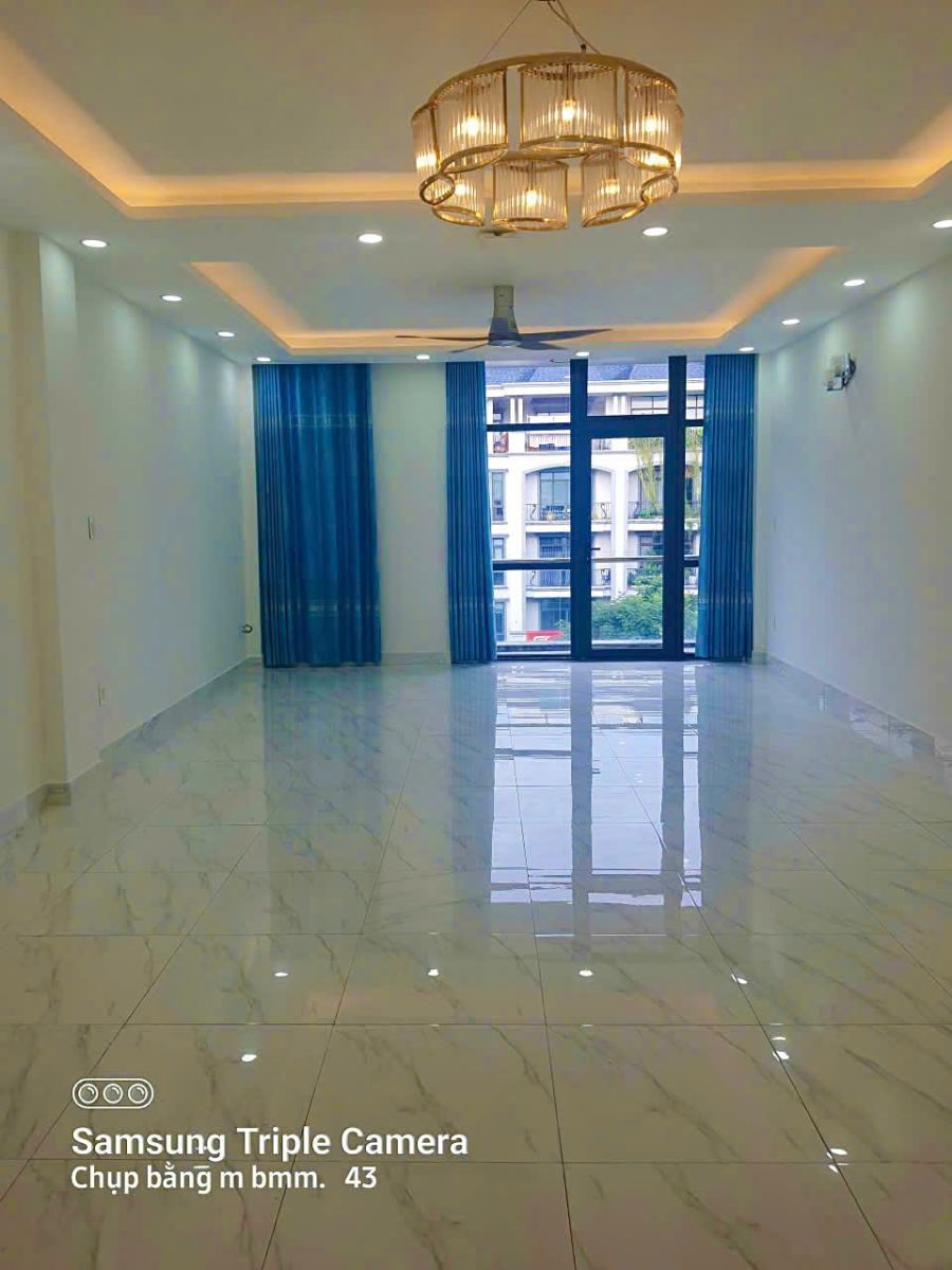 Bán nhà mặt tiền Nguyễn Thị Nhung – KĐT Vạn Phúc City, giá tốt 28,5 tỷ (có thương lượng)