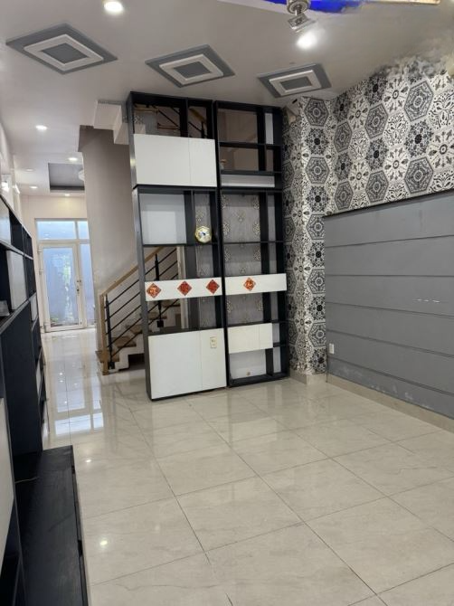 Nhà 4 tầng BTCT diện tích 70m2, mặt tiền đường gần ngay Tây Hòa, Phước Long A, Quận 9