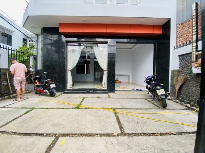 CHÍNH CHỦ BÁN NHÀ MẶT TIỀN ĐƯỜNG 10M TAM PHÚ, THỦ ĐỨC - CHỈ 8TXX