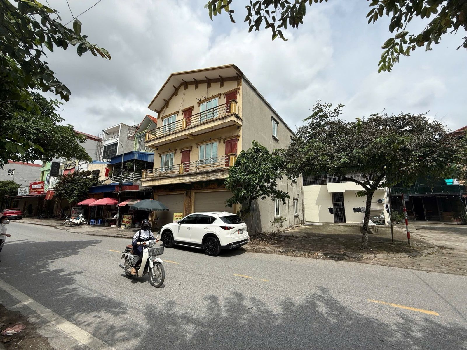 BÁN MẶT ĐƯỜNG PHỐ PHÓ ĐỨC CHÍNH - TX MỸ HÀO - 135M² (MT 9,2M) - NHÀ 3 TẦNG CHO THUÊ ỔN ĐỊNH - GIÁ CHỈ HƠN 1X TỶ