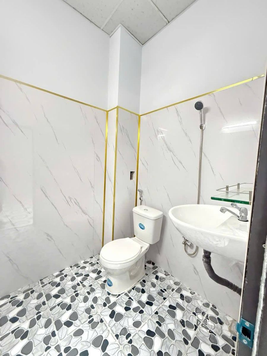 Bán nhà 1 trệt 1 lầu, đường rộng, pháp lý chuẩn - Nhà Đẹp Đất Tốt