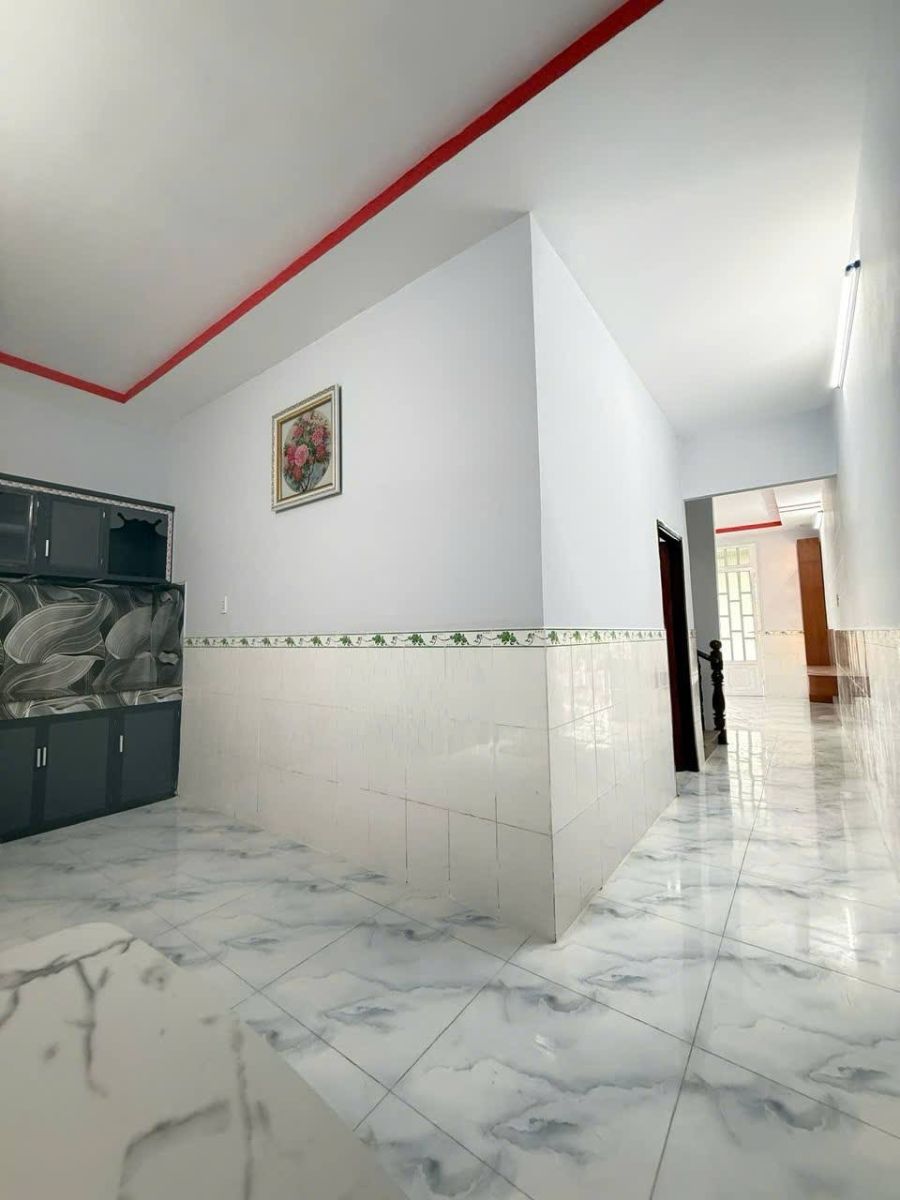 Bán nhà 1 trệt 1 lầu, đường rộng, pháp lý chuẩn - Nhà Đẹp Đất Tốt