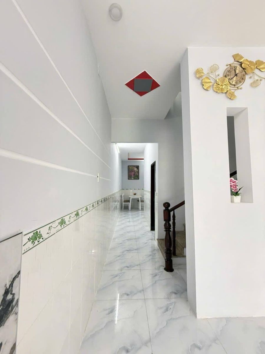 Bán nhà 1 trệt 1 lầu, đường rộng, pháp lý chuẩn - Nhà Đẹp Đất Tốt