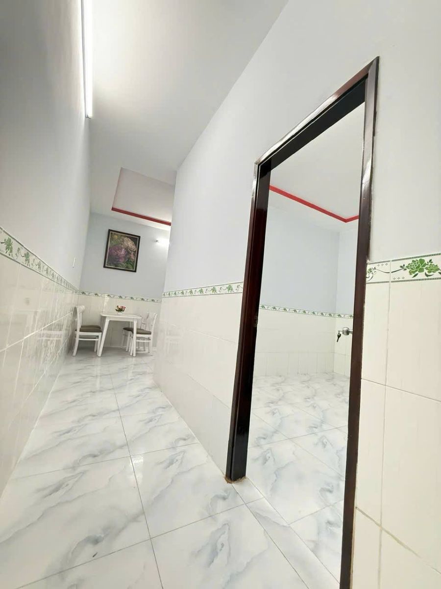 Bán nhà 1 trệt 1 lầu, đường rộng, pháp lý chuẩn - Nhà Đẹp Đất Tốt