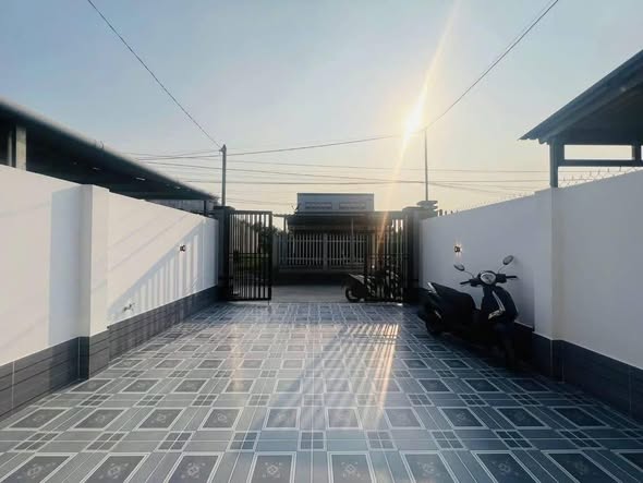 🏡 BÁN NHÀ MỚI 100% GẦN BỆNH VIỆN GÒ CÔNG – HẺM XE 7 CHỖ