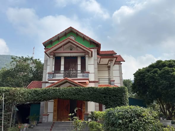 🔥 SIÊU PHẨM NHÀ VƯỜN 1.389M² – TẶNG BIỆT THỰ GỖ SANG TRỌNG – GẦN SÂN GOLF BÀN LONG, HỒ XẠ HƯƠNG 🔥