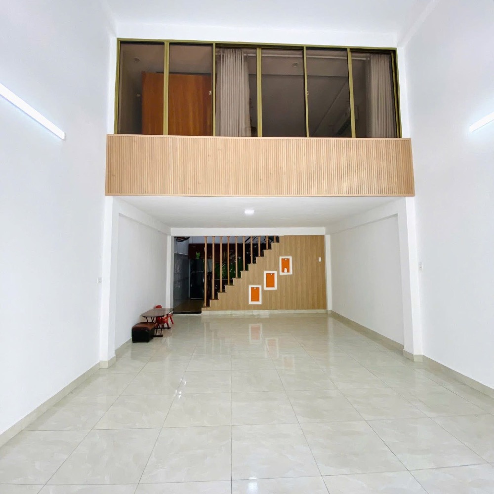 Cho thuê nguyên căn 2,5 tầng