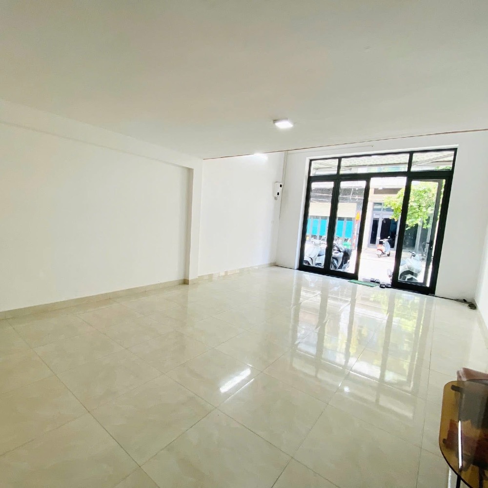 Cho thuê nguyên căn 2,5 tầng