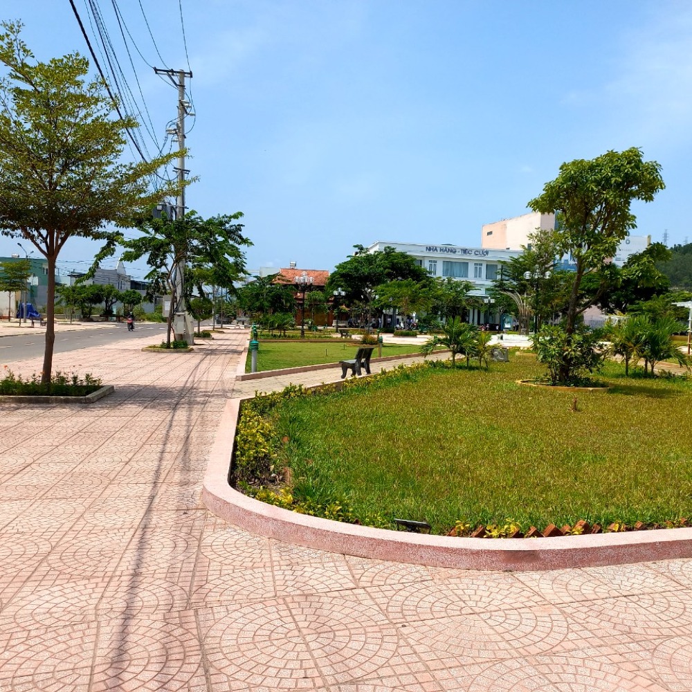 Bán lô góc 142m2, 2ty6, ĐT: 0339598095 ngay TT DIÊU TRÌ kề khu ĐT XANH DIÊU TRÌ