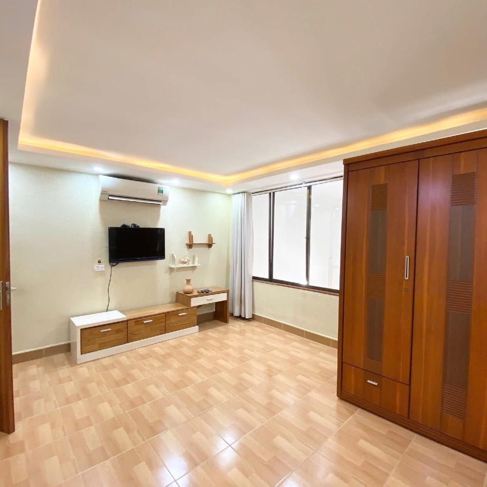 Cho thuê nguyên căn 2,5 tầng