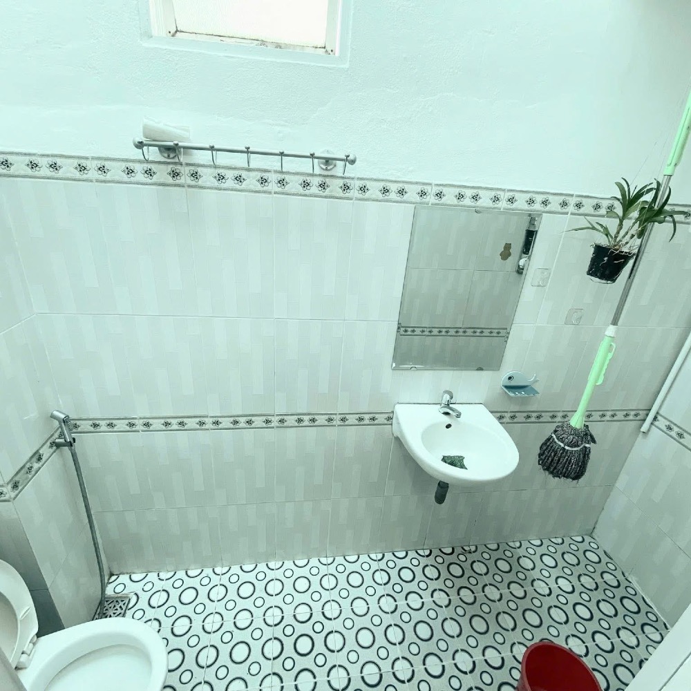 Cho thuê nguyên căn 2,5 tầng