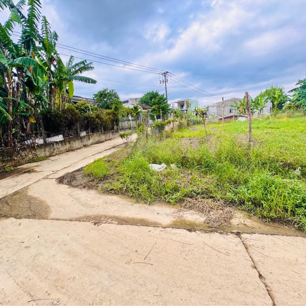 Bán lô góc 2 mặt đường, chỉ 7xx, cách quốc lộ chỉ 300m, ngay trung tâm xã