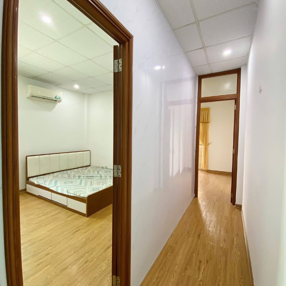 Cho thuê nguyên căn 2,5 tầng